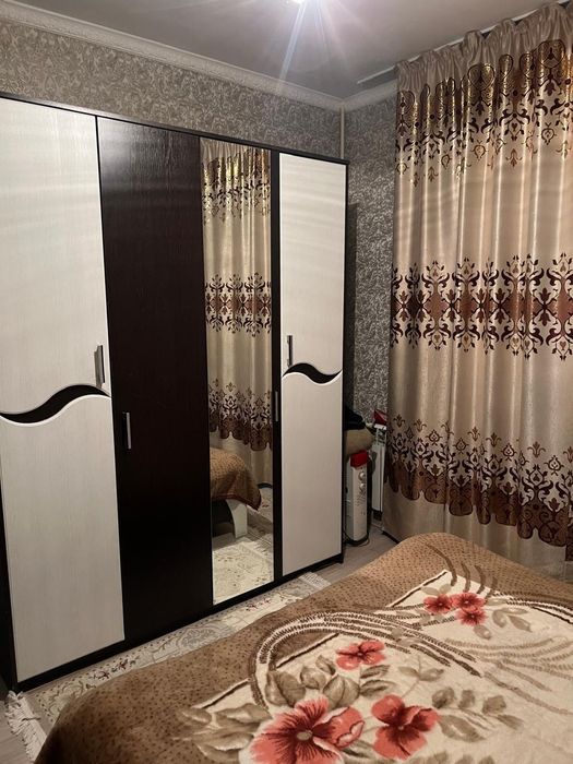 Квартираға қыздар аламын.