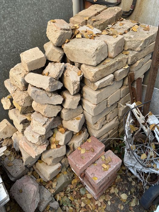 Силикатные кирпичи.