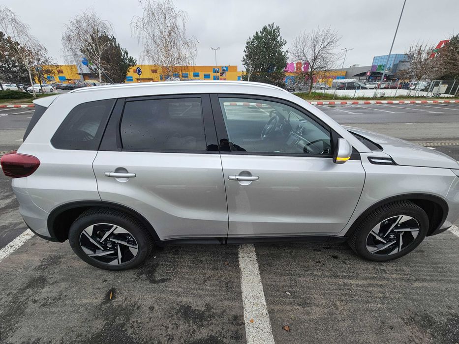 Suzuki vitara 2024 luxus 3600km 2wd