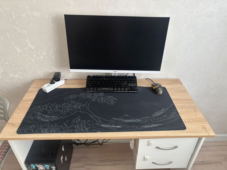 Продам письменный стол