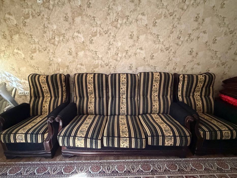 Диван  с креслами