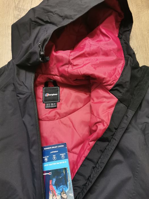 Ново, тънко, водоустойчиво дамско яке BERGHAUS, М размер