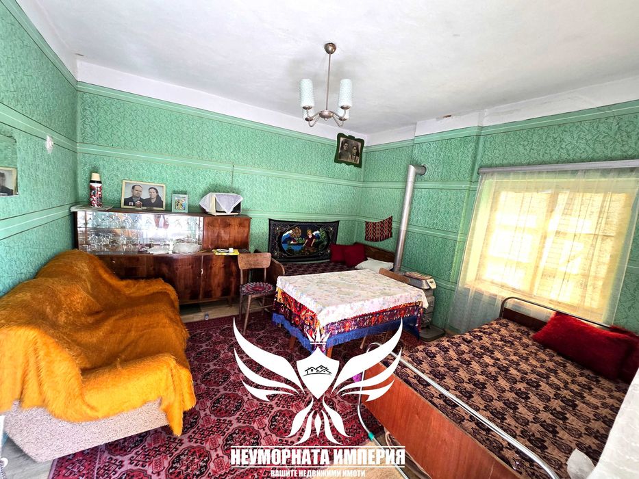 Продавам двуетажна вила/къща 140РЗП с 760кв.м. двор село Новаково