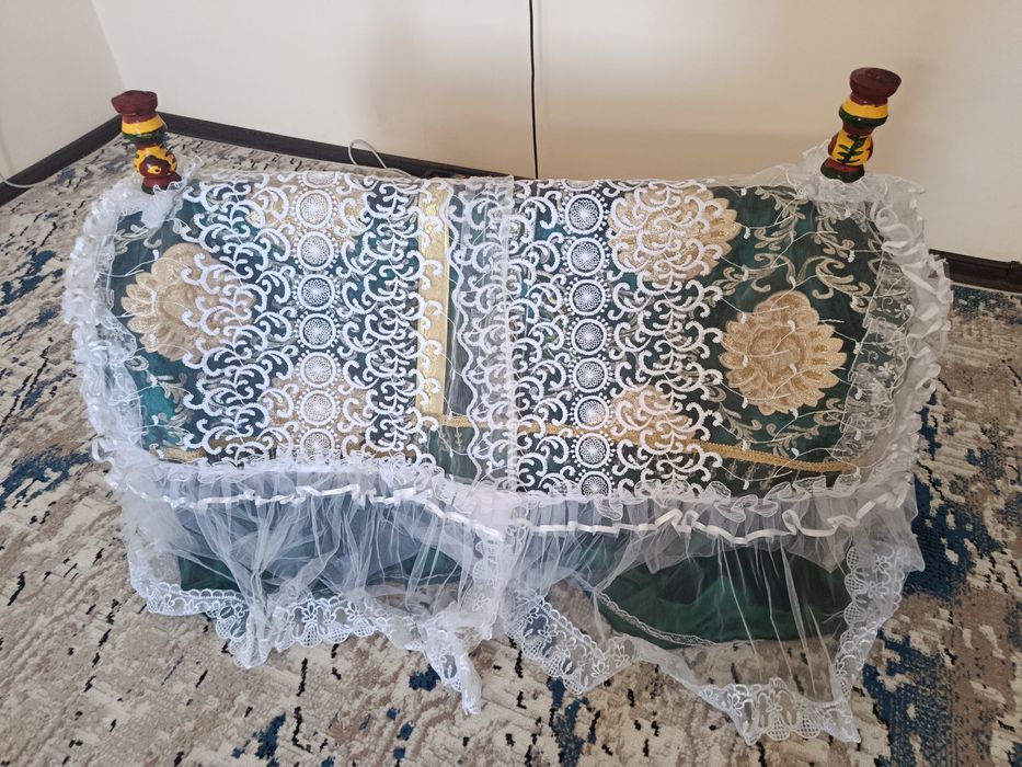 Beshik ,holati yangi,sifatli,garantiyasi bor