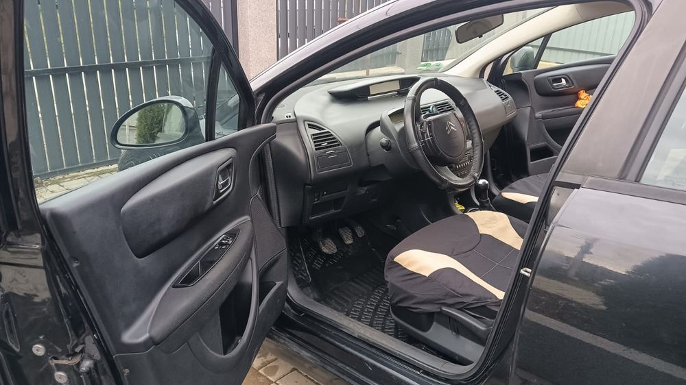 Vând sau schimb citroen C4 2007