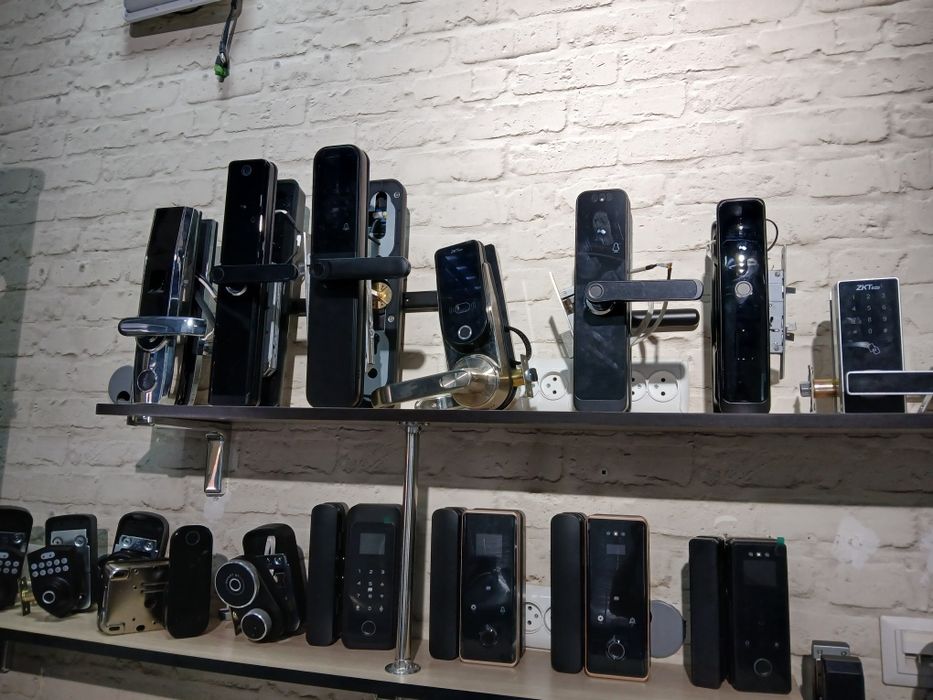 Zamok remont eshik remont Zamok ochish o'rnatish remont