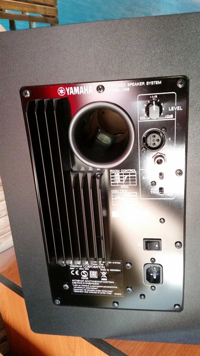 Monitoare studio Yamaha HS 8 (2buc.)