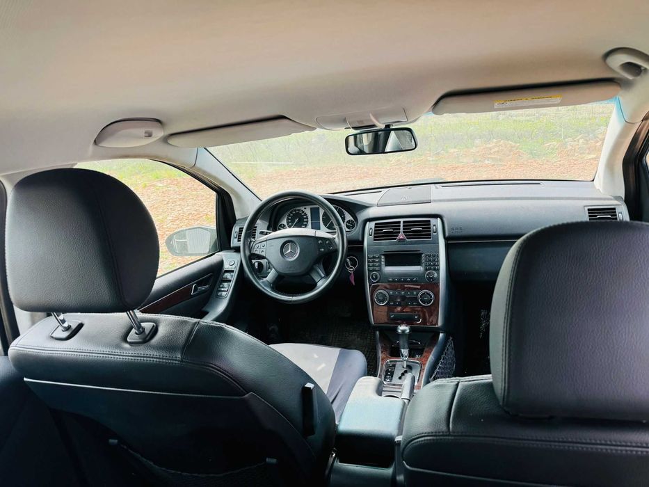 Dezmembrez Mercedes B -Class 2.0 B200 an 2009 cutie AUTOMATA
