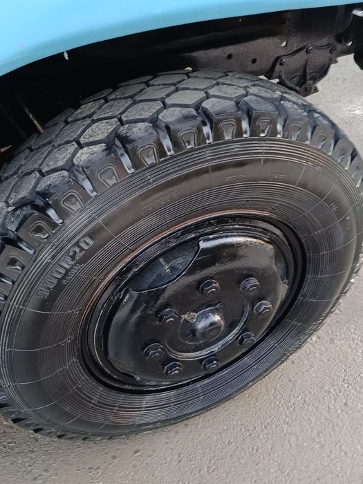 Zil 130 yuk Furgon mashina sotiladi