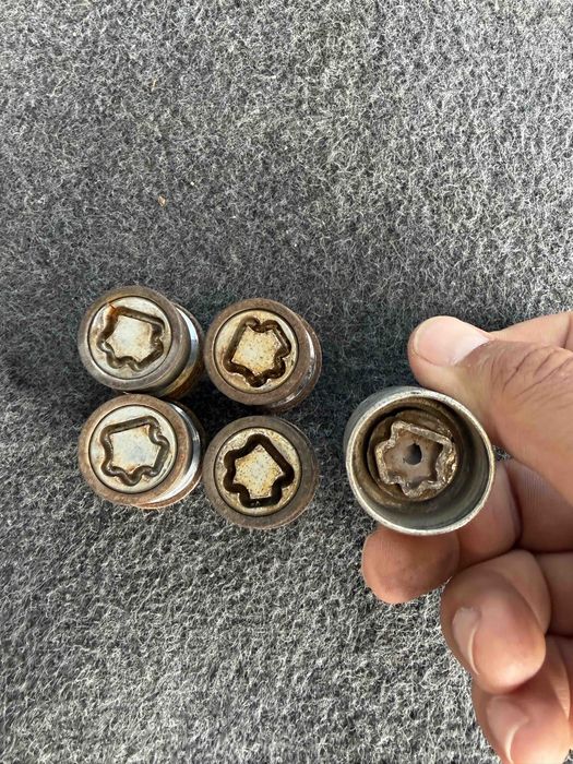 Секрет и секретни болтове за Toyota и Lexsus