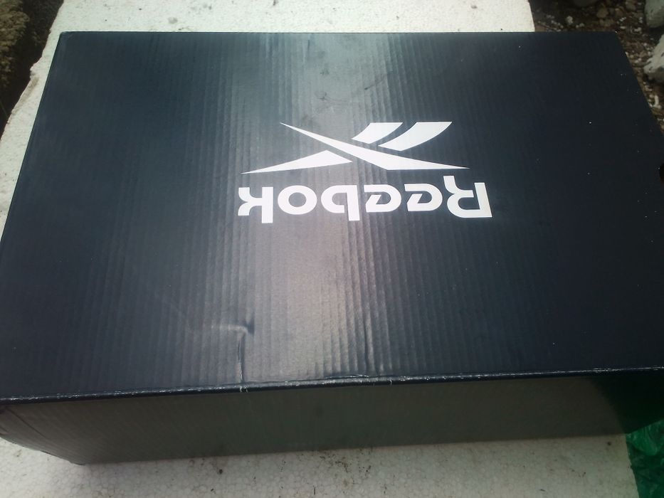 Vând adidași Reebok originali 230 lei