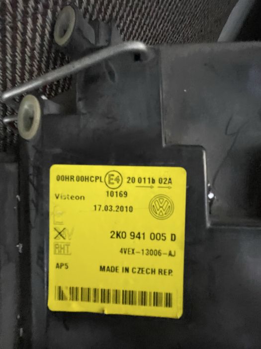 Отигинален ляв фар за vw кади- тоуран оборудван