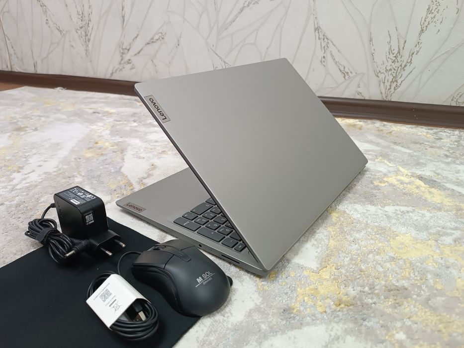 Ноутбук LENOVO 2021 SSD m.2.