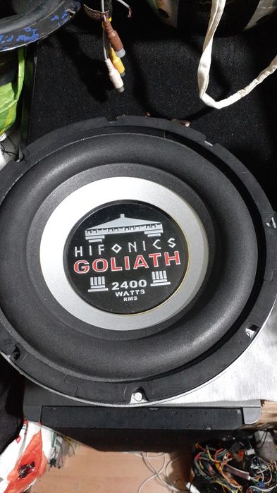 Subwoofer auto Hifonics Goliath 2400 w rms și Ground zero Plutonium GZ