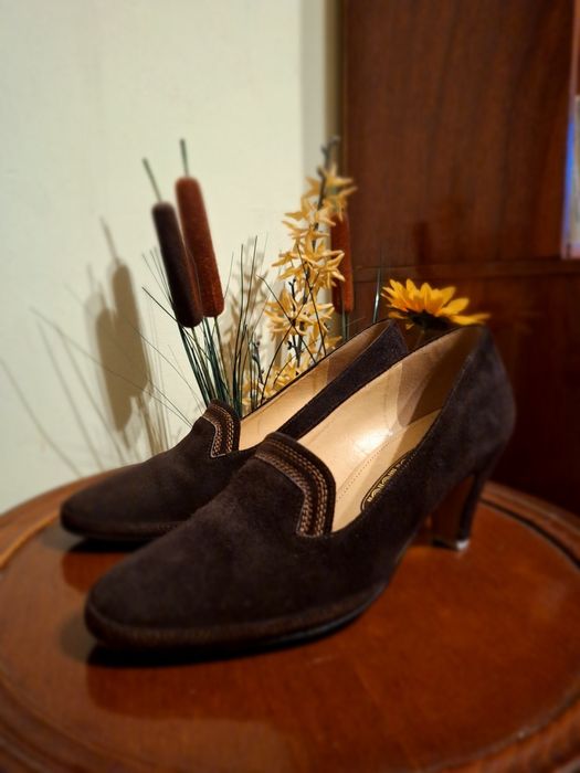 Pantofi din piele întoarsă