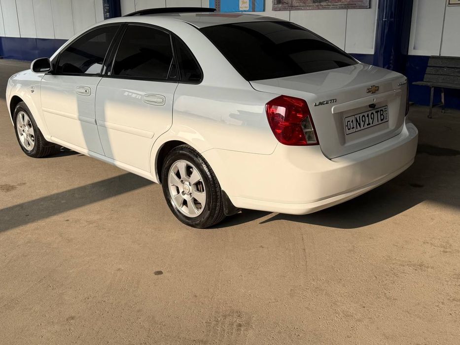 Lasetti 1.8 Avtomat SROCHNIGA