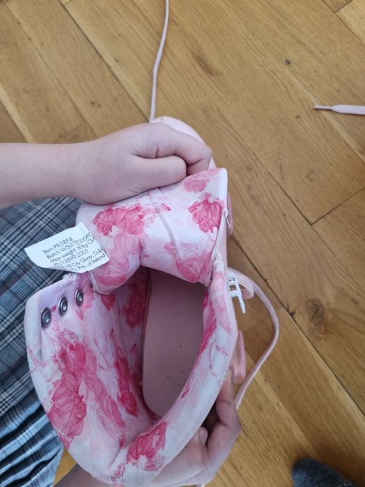 Patine cu rotile culoare roz,marime reglabila 35-38