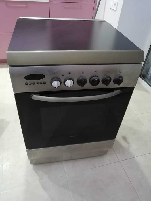 Продам газовую плиту Bosch