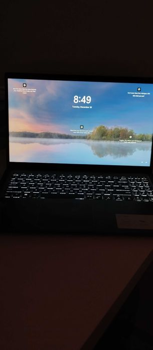 Лаптоп Asus 15.4 инча