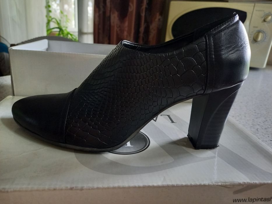 Продам кожаные ботильоны