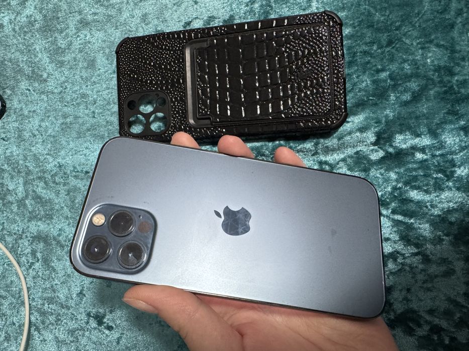 Айфон 12 про 256 гб  акб 75%