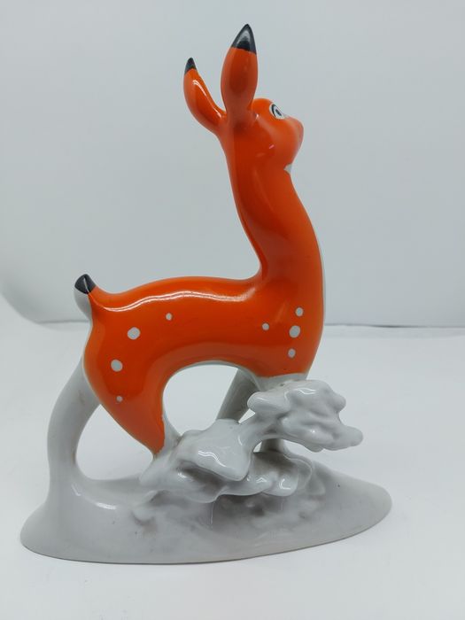 Статуэтка фарфоровая лань