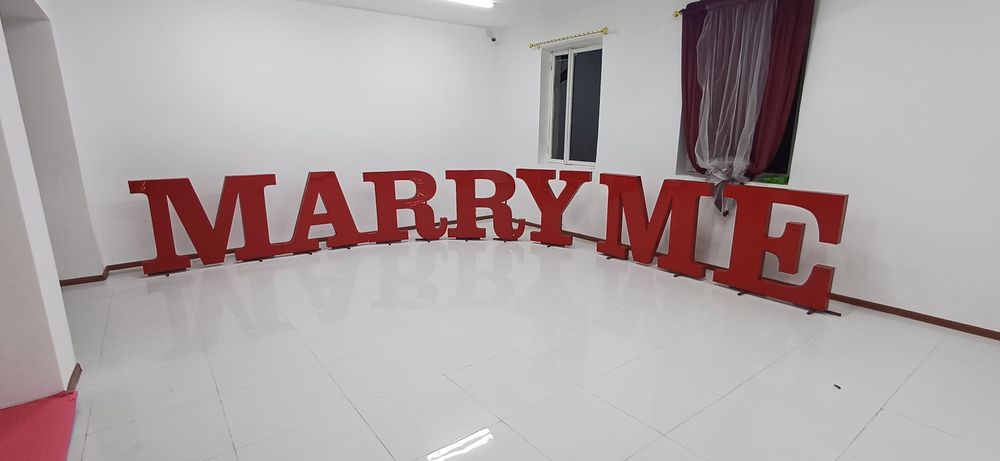 Tayyor marry me yozuvi sotiladi.  Ishlatilmagan yangi