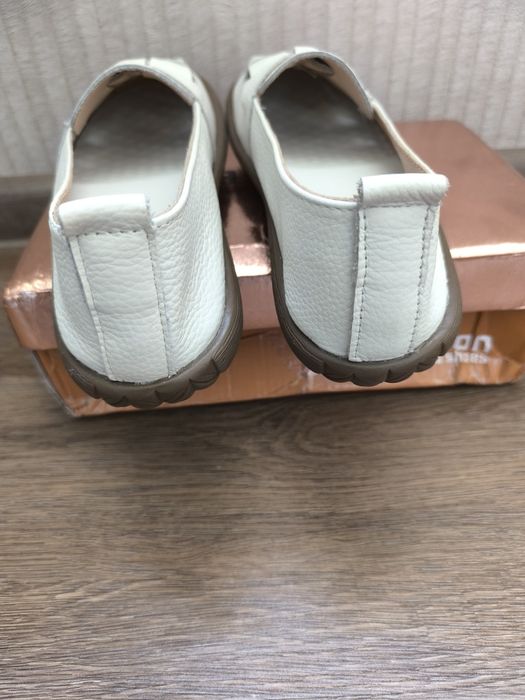Новые кожаные женские мокасины 38 размер