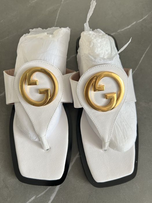 Продам новые кожаные шлепки