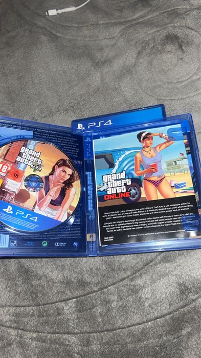 VÂND PS4 PRO + 3 jocuri incluse!