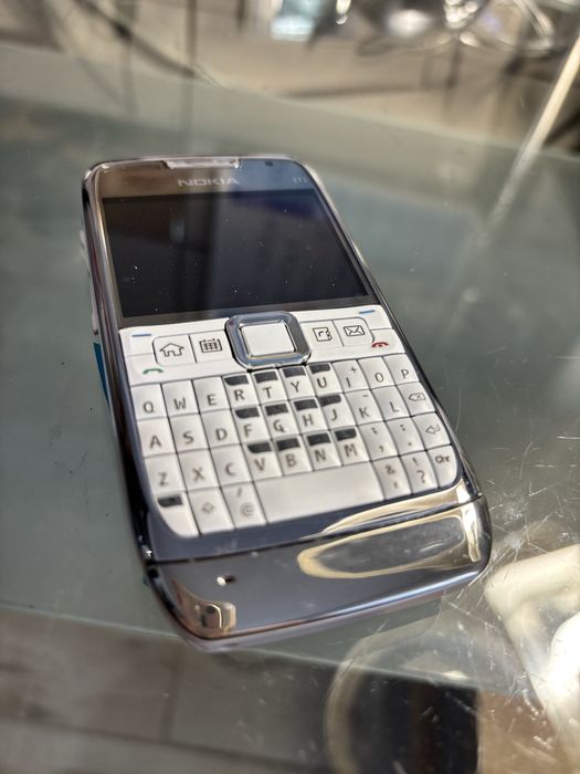 Vând Nokia E71 alb, liber de rețea
zero minute
