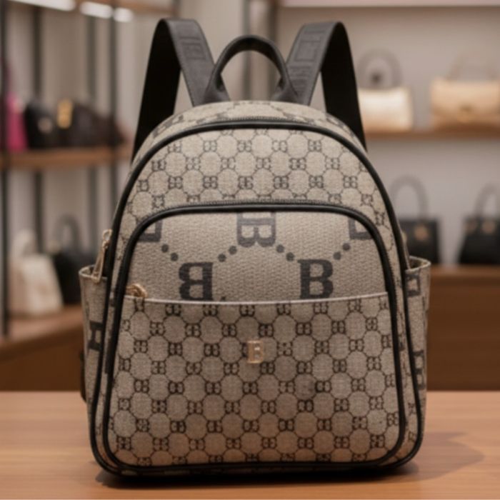 Дамска раница 24€