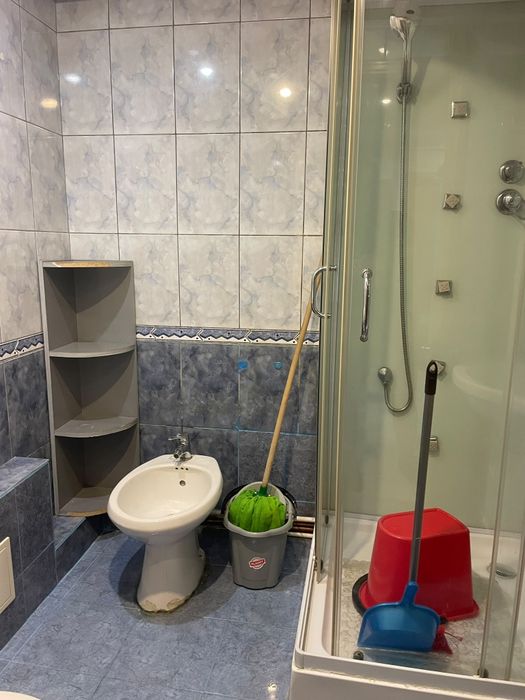 Inchiriez ap 2 camere zona centrala  mobilat  si  utilat    solocit seriozite PRETU ESTE  DE  300. DE EURO   + 300  EURO  GAR   EXCLUS  INTERMEDIARI