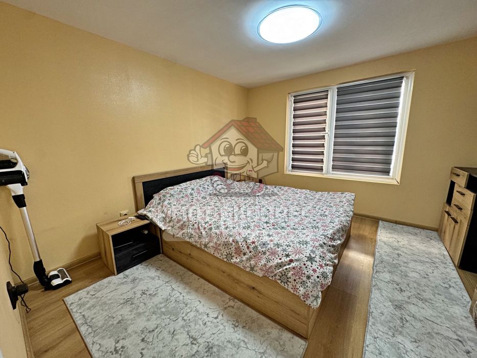 Самостоятелна къща, с двор, кв.Метоха