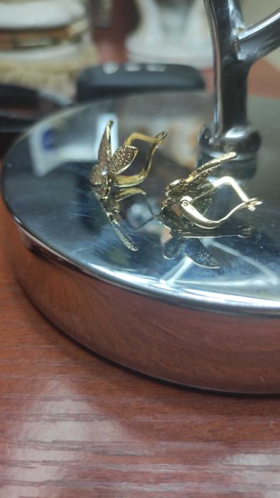 Детские часы, комплект бижутерии.