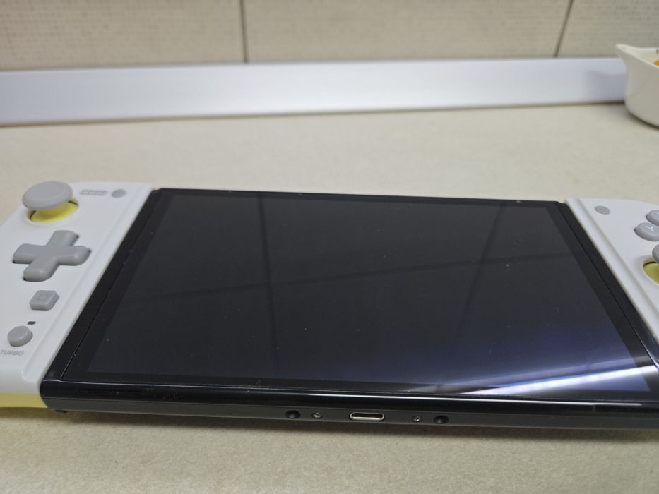 Nintendo Switch OLED modat