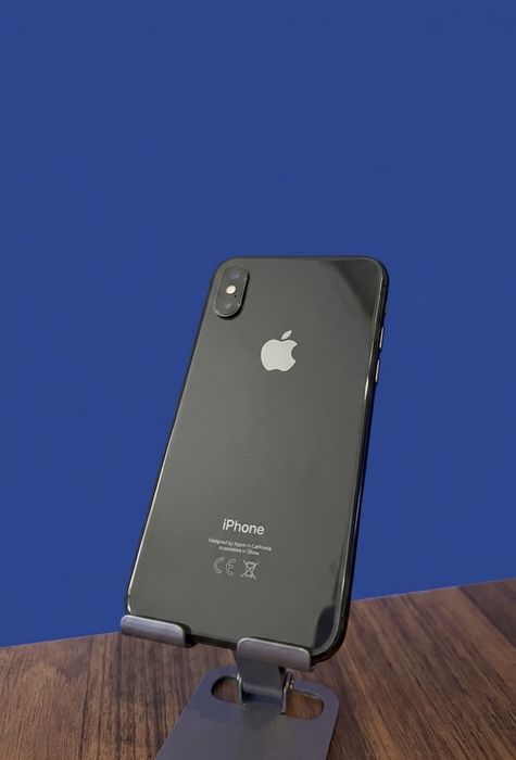 Iphone xs 64 gb.