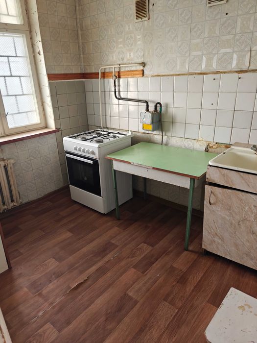 Продам свою 2/4/4  В 9 мкр. г.Навои. Возле налоговой.