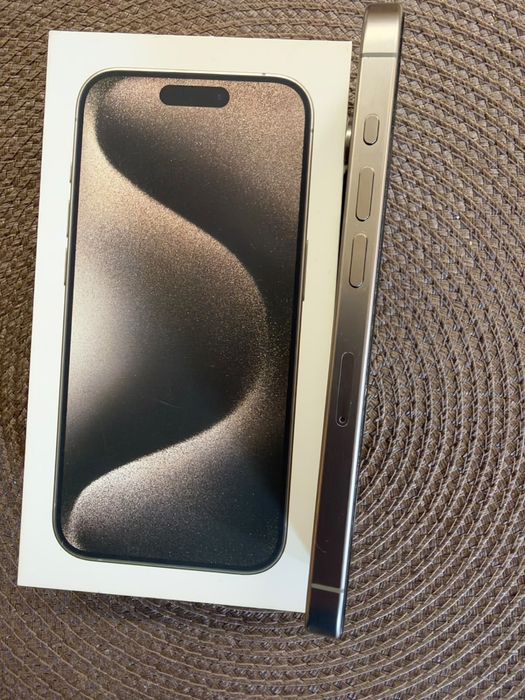 Продава се Iphone 15 pro 128gb Natural Titanium
