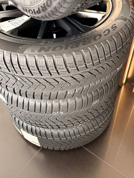 Roti Jante Bmw noi X5 X6 G05 G06 cu anvelope iarna pe 20