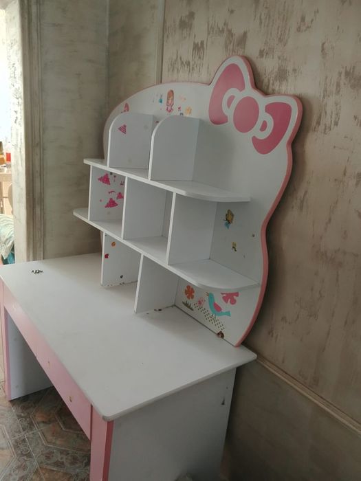 Продам шкаф кравать и стол