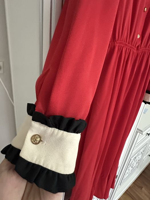 Шикарное красное платье