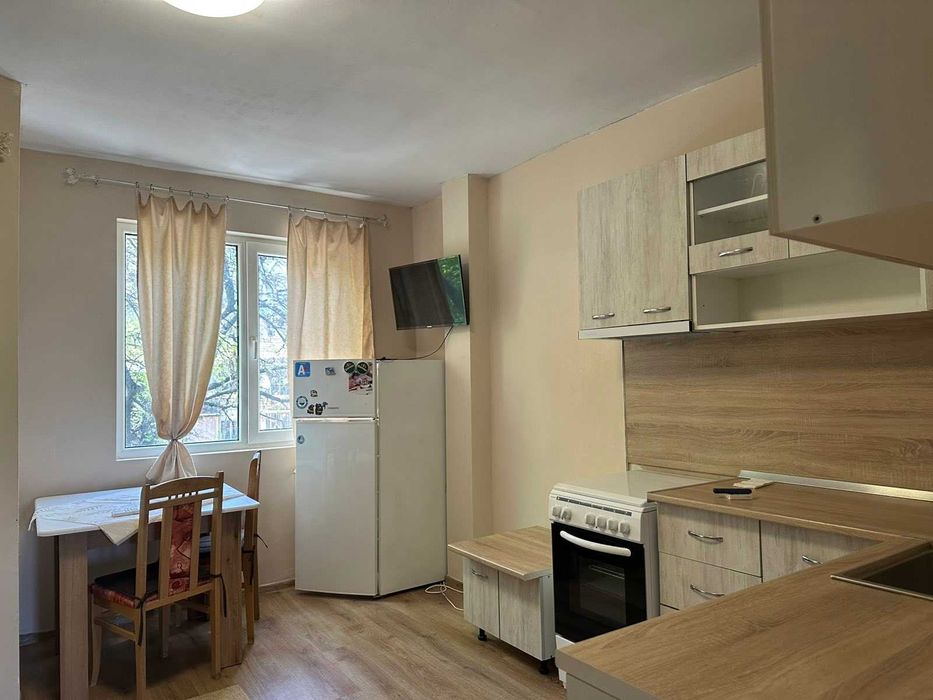 Апартамент под наем с две спални, ново обвзавеждане