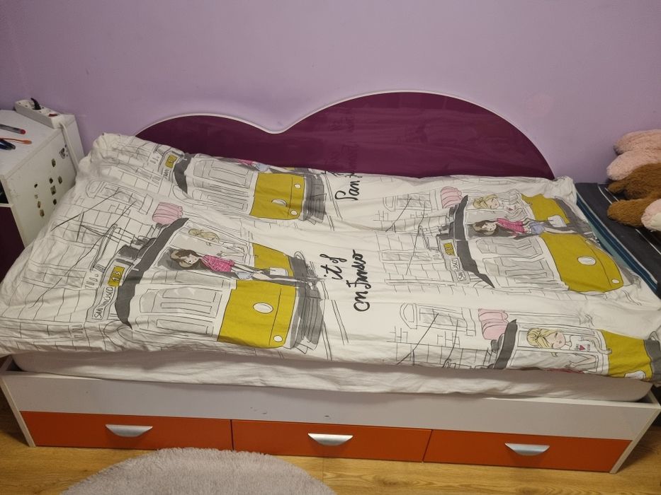 Детско легло .Дъската е гланц
