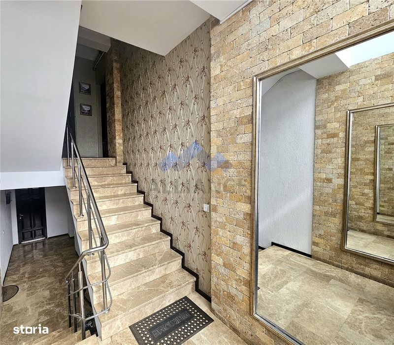 Palas, Hotel International, apartament spatios in bloc nou