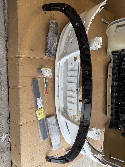 Оригинални нови Audi A4 B7 DTM предна и задна броня с карбонов лип