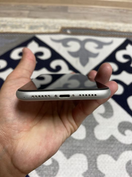 Продам Iphone Xr