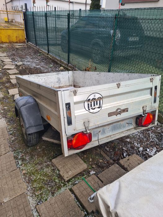 Ремарке за автомобил Humbaur