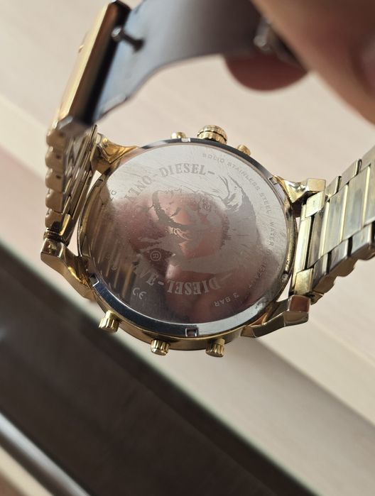 Продам часы Diesel