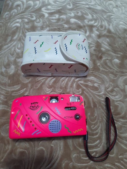 Aparat foto roz vintage